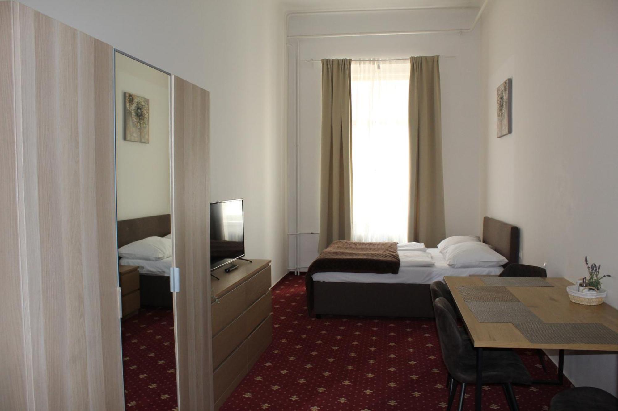 Appartamento Sokolska Praga Esterno foto