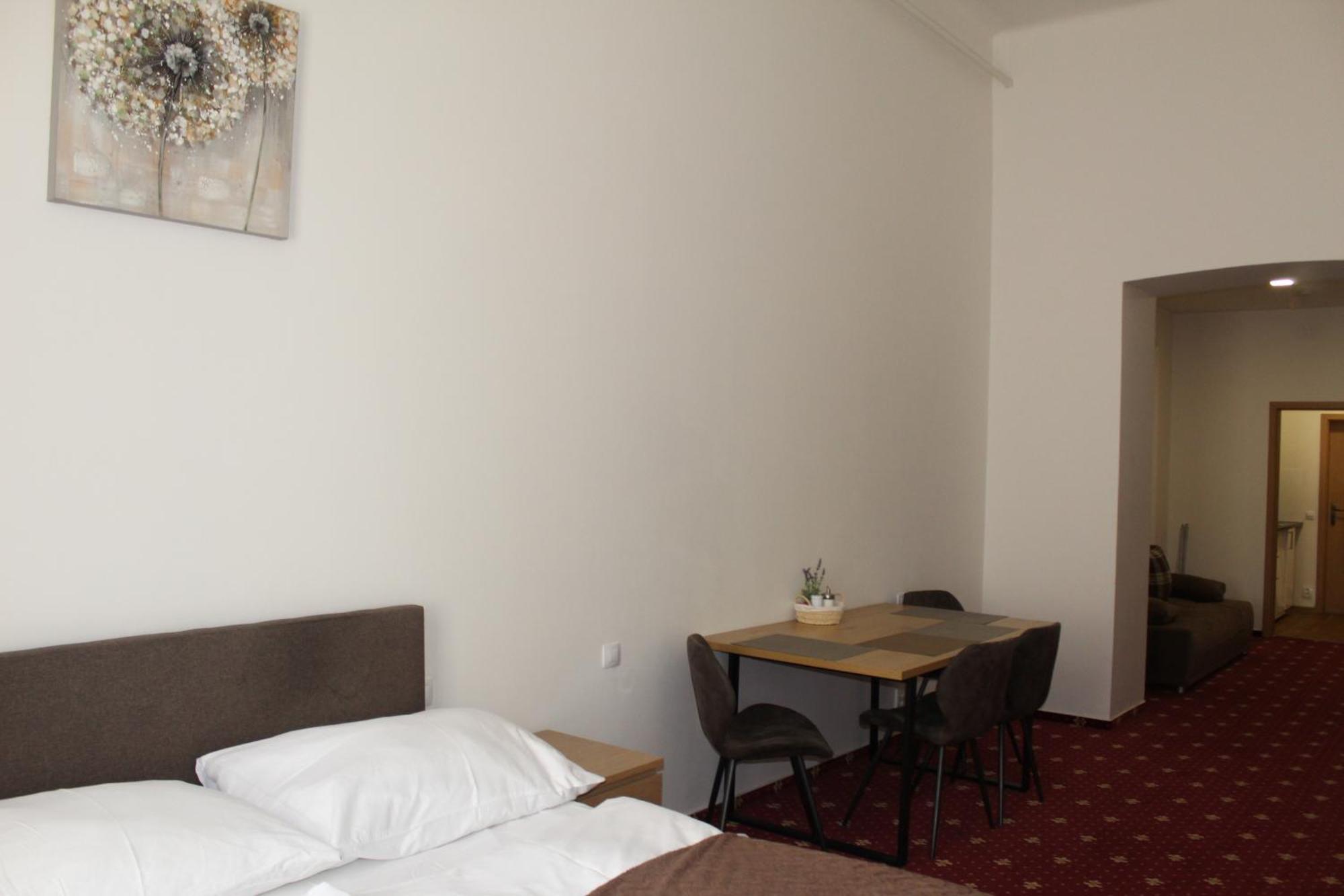 Appartamento Sokolska Praga Esterno foto