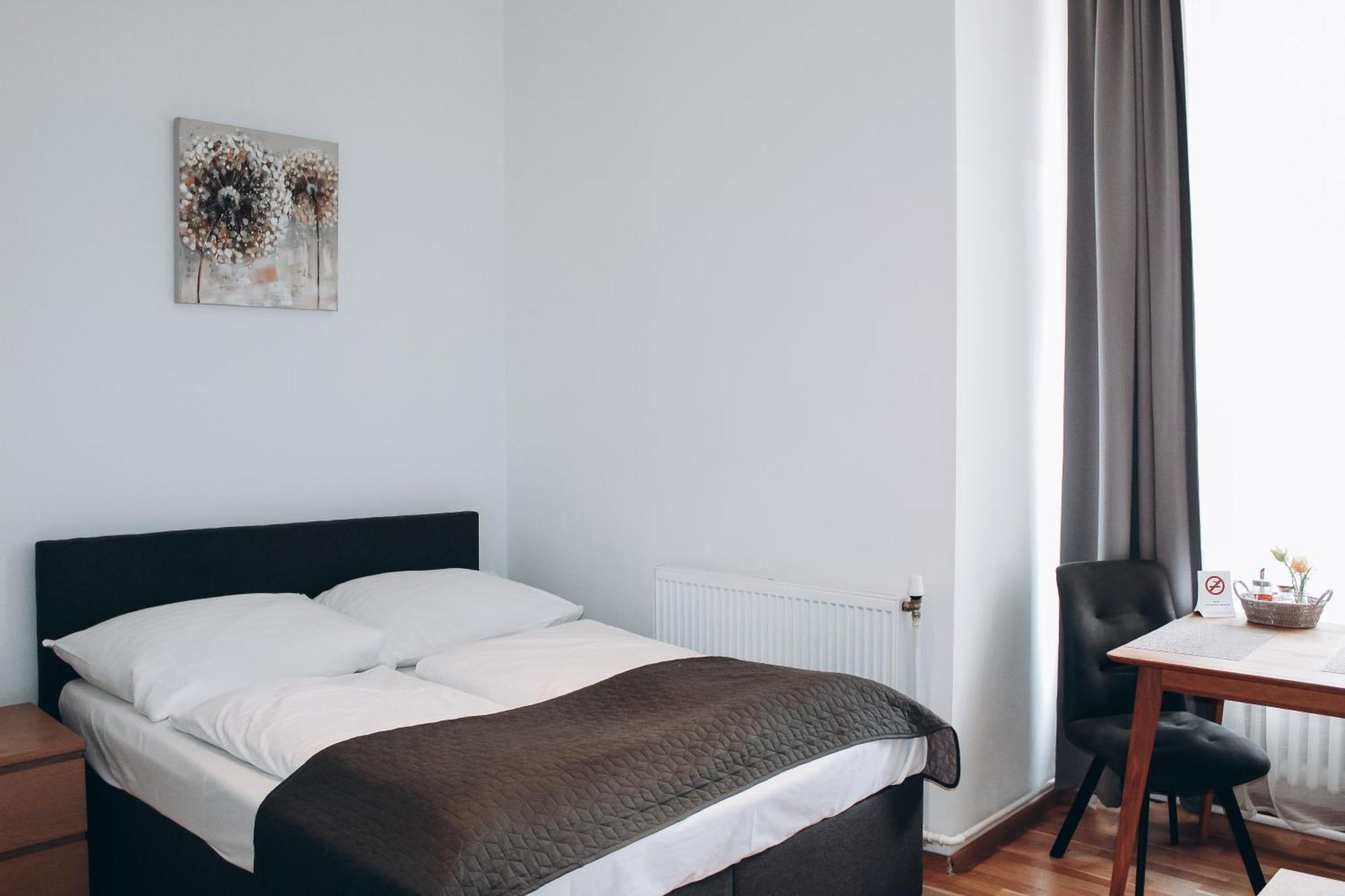 Appartamento Sokolska Praga Esterno foto
