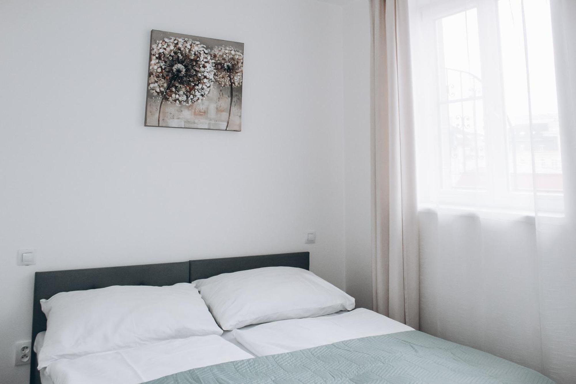 Appartamento Sokolska Praga Esterno foto