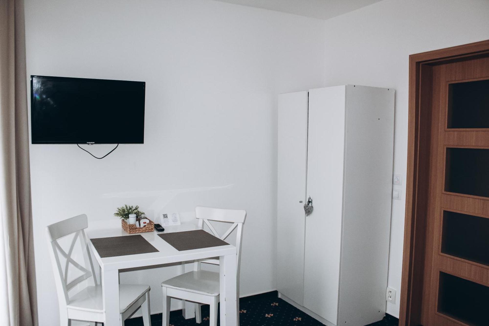Appartamento Sokolska Praga Esterno foto
